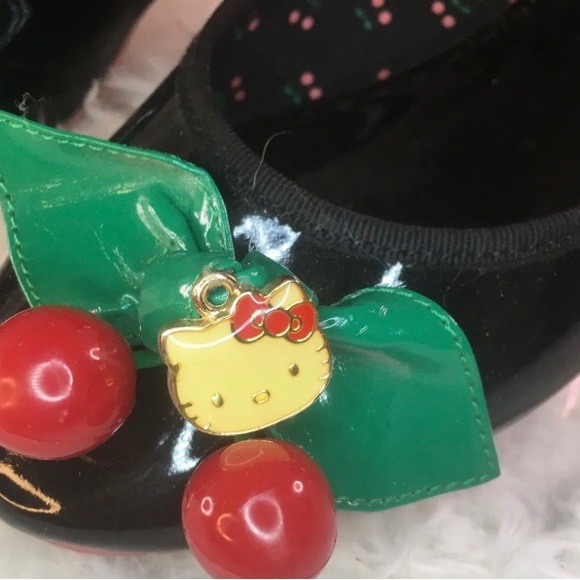 Hello Kitty patent cherry ballet flats with charm. Size 7 - Picture 2 of 13